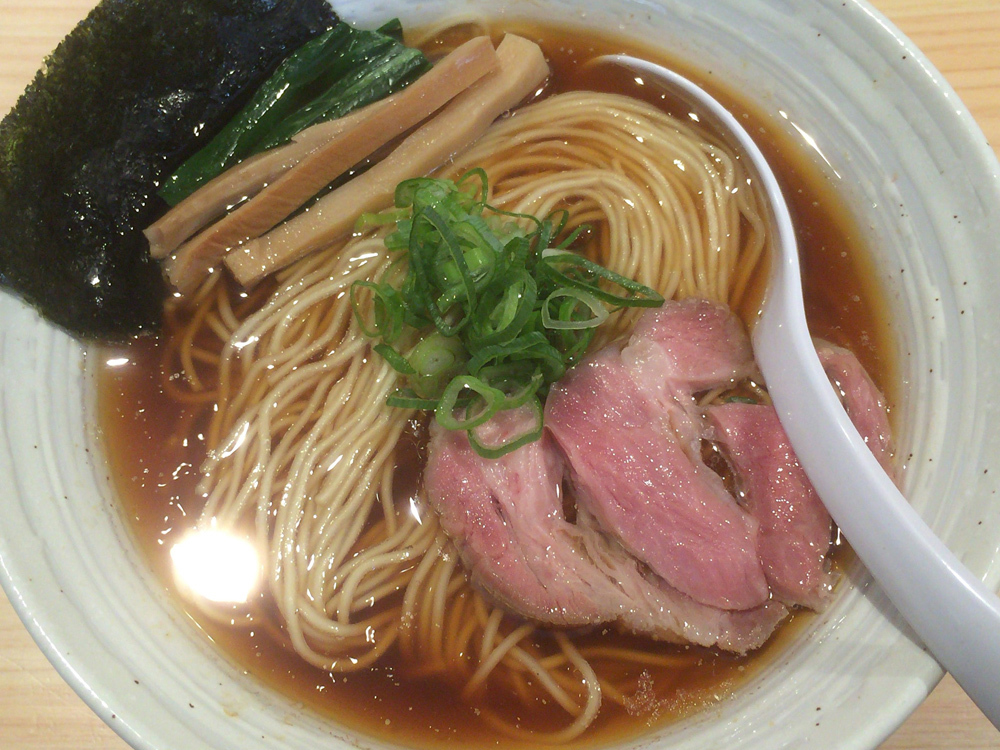 【三鷹駅】行列を生む絶品醤油ラーメン!!【ラーメン 飯テロ】麺屋さくら井