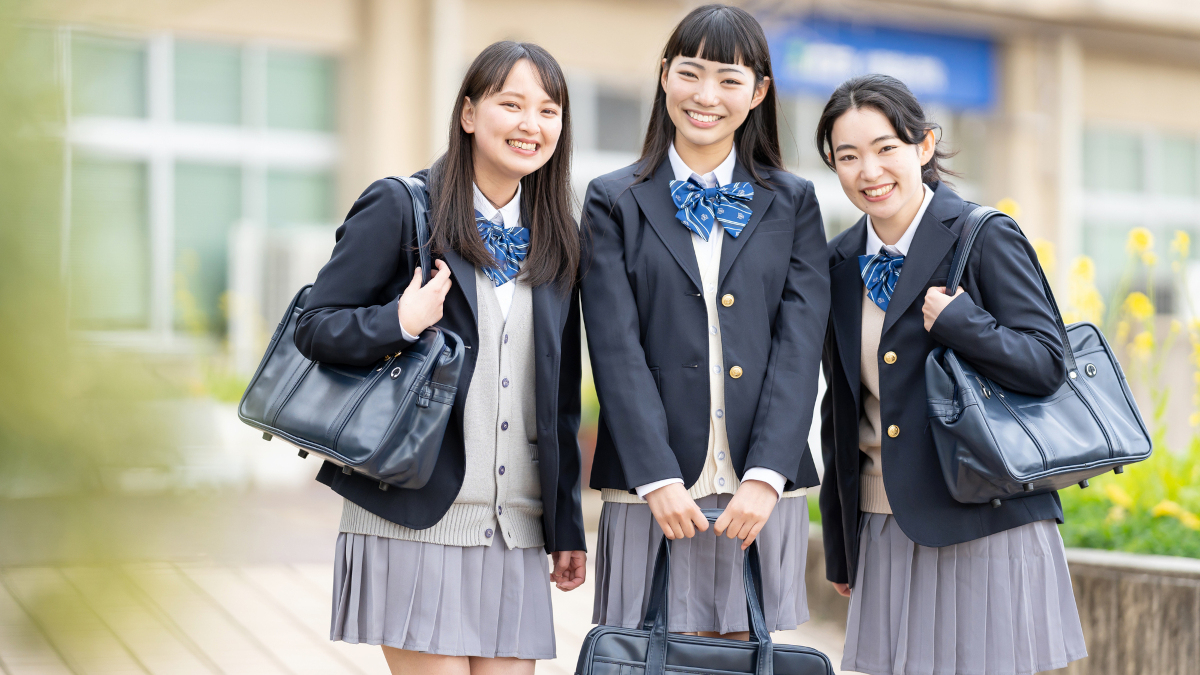 ボード「かわいい学校の制服 デザイン」のピン