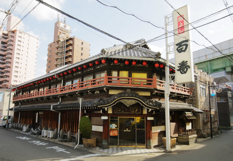 日本最大級の遊郭の建物が今も150軒以上残る「飛田新地」に行ってきました - GIGAZINE