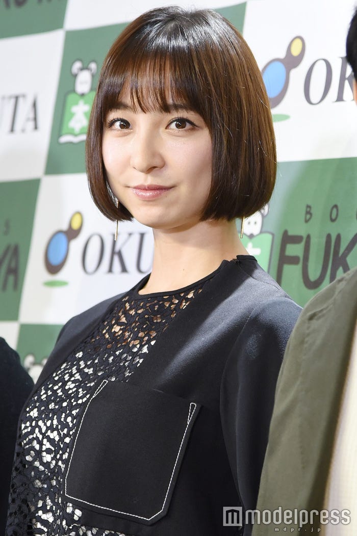 篠田麻里子 もしかして透けてる？タイトな白ワンピ姿披露に「スタイル抜群！」「すごい曲線美！」― スポニチ Sponichi Annex