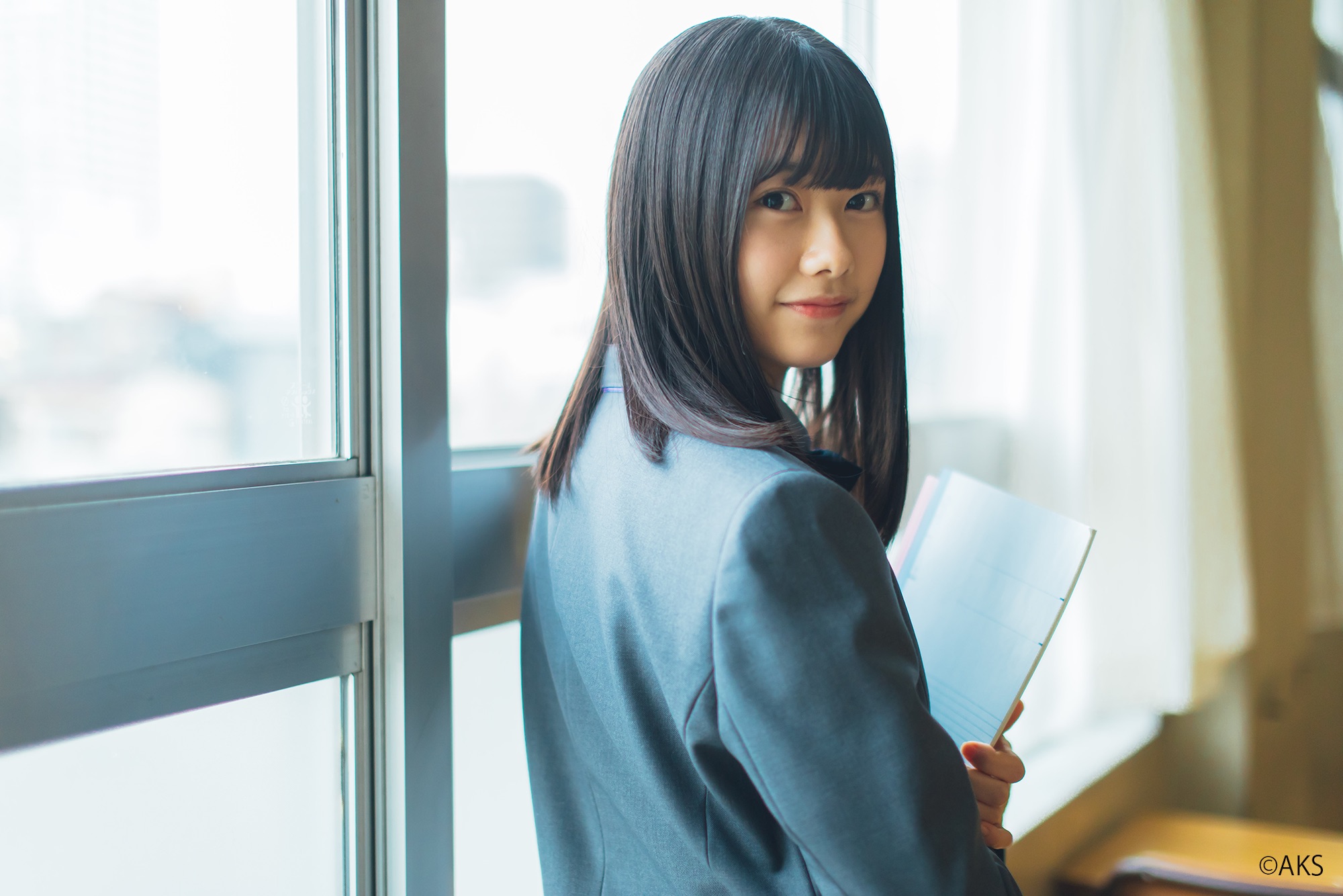 西川怜（AKB48）、千葉県 学校法人 文理開成高等学校制服モデルに！AKB48グループ、2.5次元舞台などの衣装ヘアメイクを手がけるオサレカンパニーがデザイン 