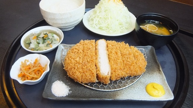 とんかつ　神楽・神楽ロースかつランチ300g（栃木市）