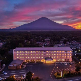 ファミリーロッジ旅籠屋 富士吉田店（富士吉田市松山） |