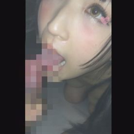 無修正エムオクンエロ動画】スマホ撮影！高画質！先端だけ金髪のムチ巨乳シロウト女子が車内でフェラ抜きバイト！イク時に男性が胸を揉みしだく！最後口内発射！  –