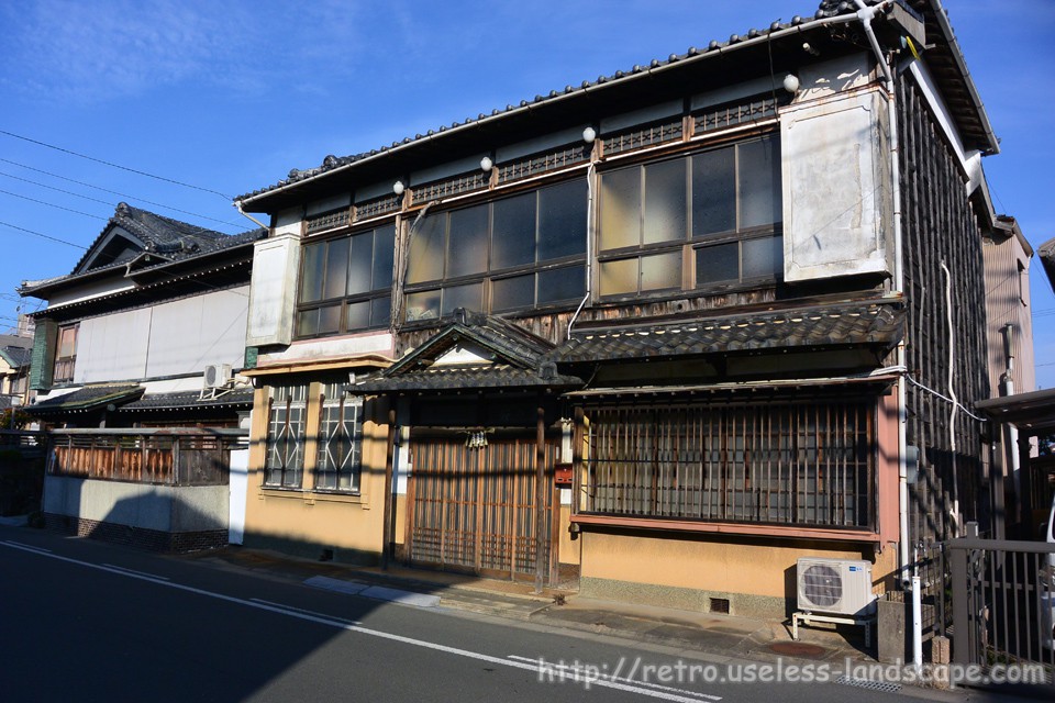 豊橋公園【前半】落ち着いた和空間『豊橋市三の丸会館』でいただくお抹茶 - とれタビ