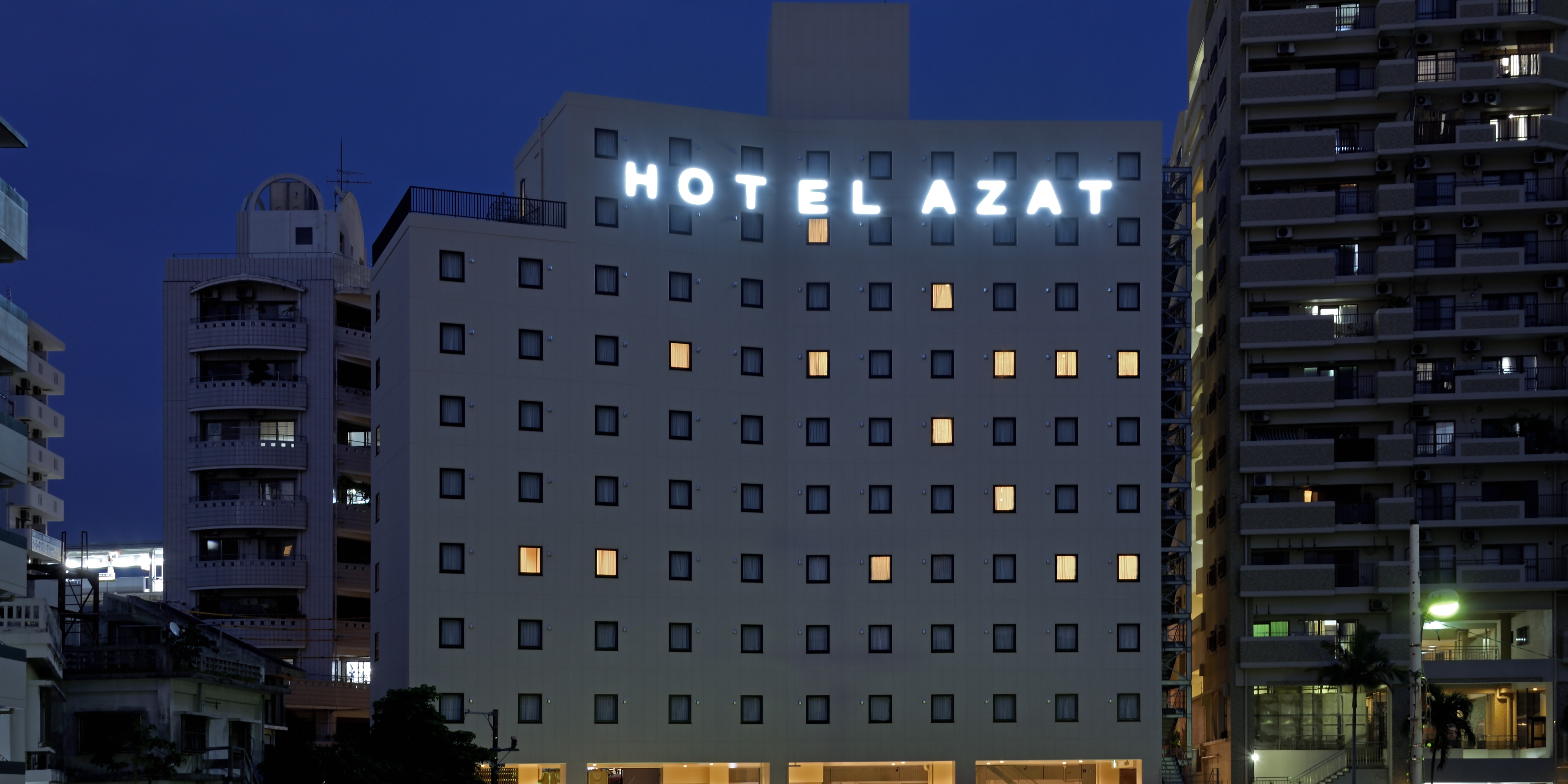 HOTEL AZAT那覇 | シーサー那覇店・ベリー那覇店