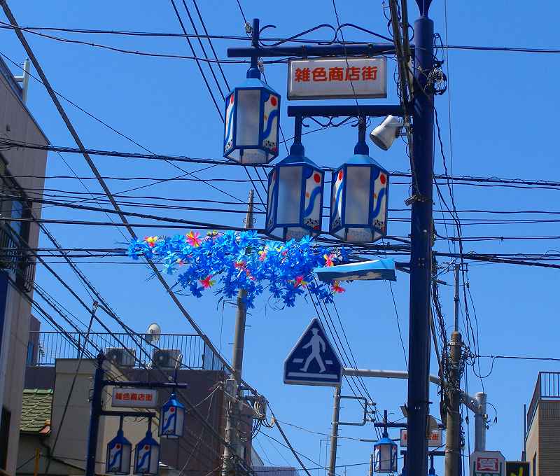 アトリエ神楽｜東京の下町・蒲田の喧騒から一歩外れた住宅街に現れた、隠れ家的スペース「神楽」。 東京都大田区蒲田3−1−5 私道入って左奥の黄色い建物  JR京浜東北線「蒲田」