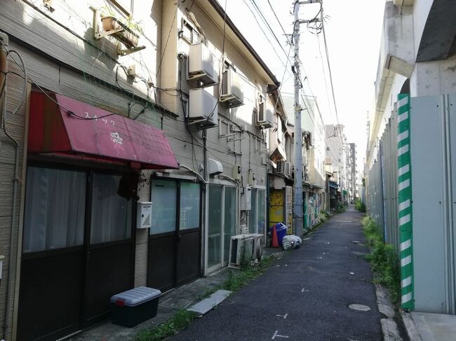 千林商店街からの帰り道、滝井新地辺りををうろうろ😄雨と曇り空が似合うね🌧️☔️ #滝井新地 #千林商店街 #千林駅 #旭区