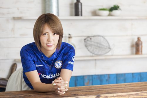 SK×Pocochaコラボグラビア】篠崎ゆうき「私、意外とサッカーできるのかもしれない（笑）」 | サッカーキング