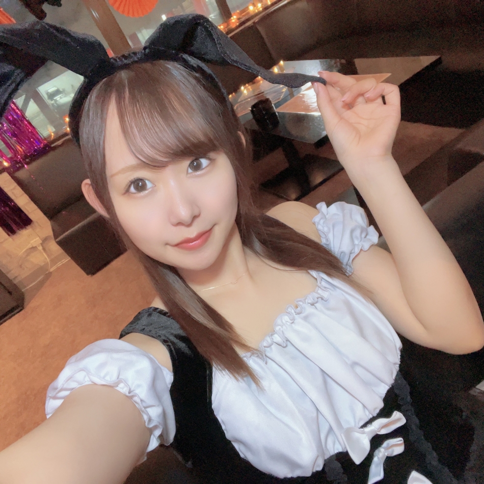 キャスト日記「今日はバニー🐰🖤お客さんがなぜかランタンをお店に」（2023/10/30 22:43）なな-Girls Bar Bacchus 新潟駅前店-キャバキャバ