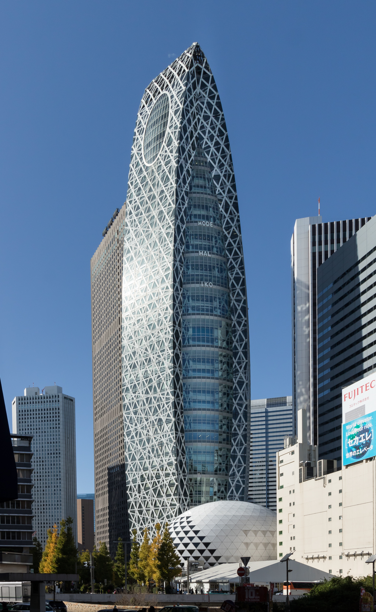 浄水場跡地が日本一の高層ビル街に進化した西新宿 | 西新宿エリア|すてきな街を、見に行こう。