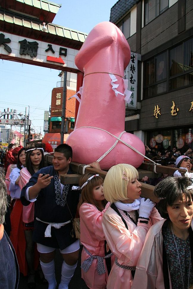 日本の2大「ちんこ祭り」 東と西のおみこし・屋台・神社の違いは｜黒木 貴啓｜OMOTE