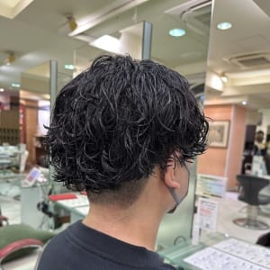 ウルフ×インナーカラー：L170441975｜アース 高田馬場店(HAIR&MAKE EARTH)のヘアスタイル｜ホットペッパービューティー