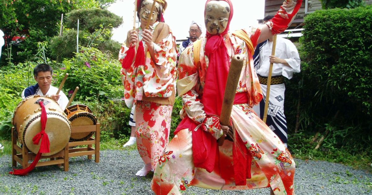 日本の2大「ちんこ祭り」 東と西のおみこし・屋台・神社の違いは｜黒木 貴啓｜OMOTE PRESS