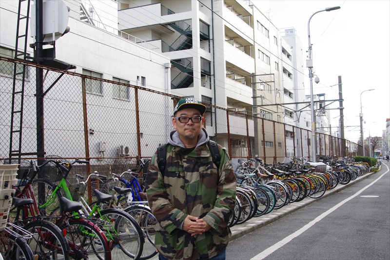 No.224【大阪府】ドヤ街、西成地区の店頭で鉄板を囲んで肉を食う！立ち飲みの真髄を見た！ - 週末大冒険