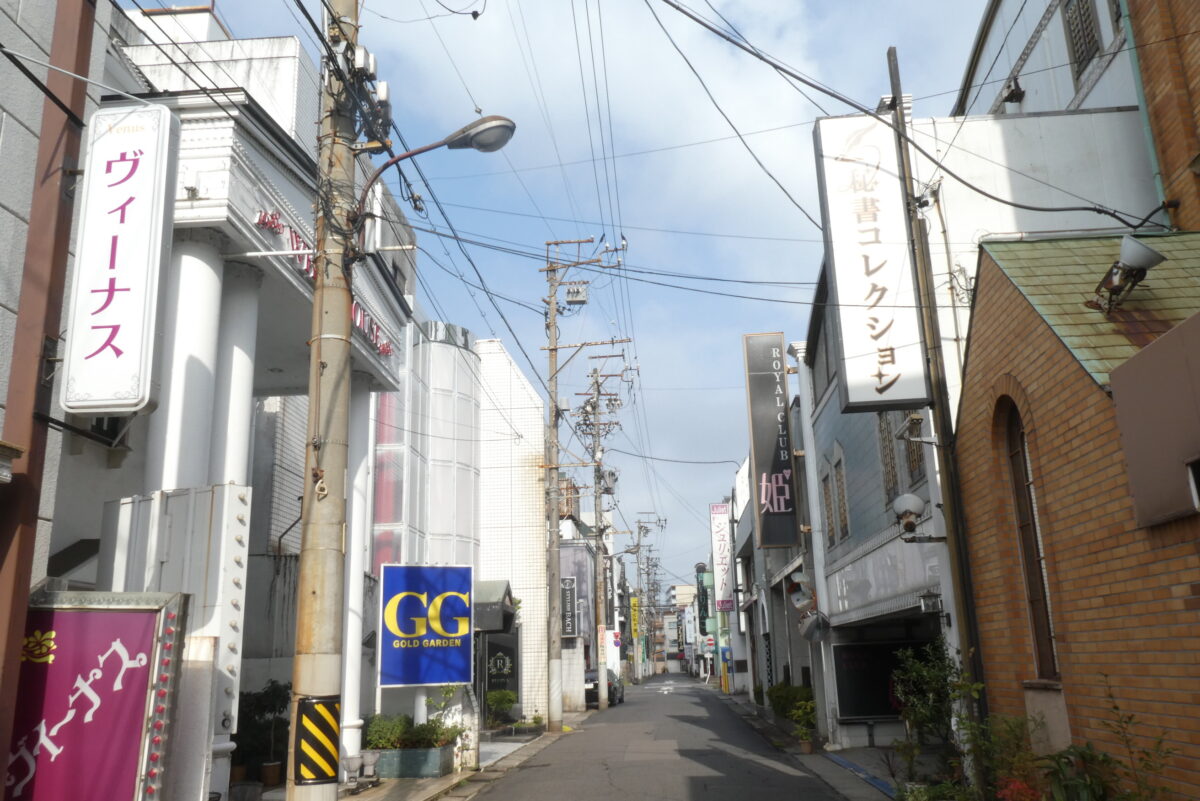 紅子の色街探訪記 | 岐阜「金津園」カフエー建築想い出