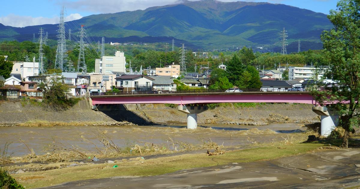 軽井沢1時間圏内、屋根下にバイクが止められる格安宿。展望風呂もGOOD - ホテル